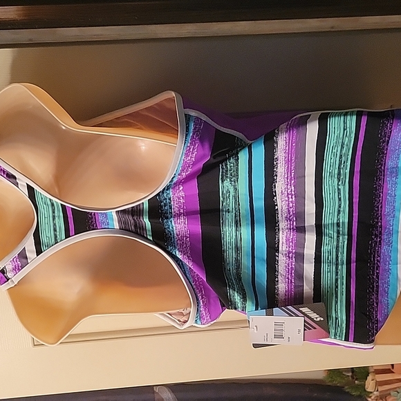 Swimsuit top - Picture 4 of 6